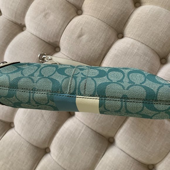 Coach Chelsea Signature Stripe - Picture 6 of 7